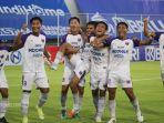 palu/persita-tangerang-merayakan-kemenangan-lawan-persiraja-banda-aceh.jpg