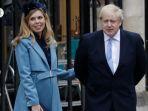 pm-inggris-boris-johnson-dan-tunangannya-carrie-symonds.jpg