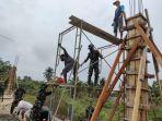 prajurit-tni-gelar-karya-bakti-di-di-desa-asyamdd.jpg<pf>prajurit-tni-gelar-karya-bakti-di-di-desa-asyamaddf.jpg<pf>prajurit-tni-gelar-karya-bakti-di-di-desa-ad.jpg
