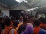 proses-evakuasi-korban-tenggelam-di-desa-tirongan-atas.jpg