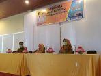reny-a-lamadjido-bersama-kader-stunting.jpg