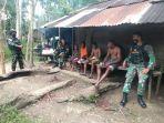 satgas-pamtas-ri-png-yonif-711raksatama-di-pos-wembi-dengan-md.jpg<pf>satgas-pamtas-ri-png-yonif-711raksatama-di-pos-wembi-dengan-menyad.jpg