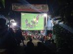 suporter-tim-nasional-timnas-indonesia-di-kota-palu-yang-nonton-barengdfg.jpg