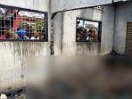 warga-melihat-para-pekerja-yang-menjadi-korban-kebakaran-di-pabrik-mancis.jpg