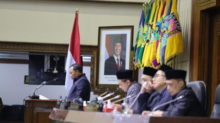 03122025 rapat paripurna DPRD Jateng soal RAPBD 2026
