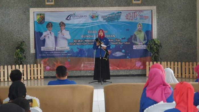 Inggit Soraya Ajak Ibu di Kota Pekalongan Beri Makan Anaknya Ikan untuk Cegah Stunting