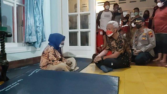 Tinjau Pengungsian Banjir Rob di Kota Pekalongan, Ganjar: Waspada pada Bulan Juni dan Juli