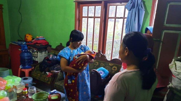 Bayi Perempuan Dibuang di Depan Rumah Warga di Banyumas, Ada Tas Susu dan Dot