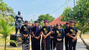 Bahureksa-Kejawen-Maneges-Ketua-Umum-ke-16-KRT-Rosa-Mulya-Aji-ten.jpg