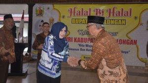 Bupati-Pekalongan-Fadia-Arafiq-saat-menghadiri-halal-bihalal-PWRI-Kab.jpg