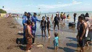 Ditpolairud-Polda-Jateng-awasi-wisatawan.jpg