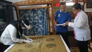 Identifikasi-batik-sumbangan-keluarga-Bung-Hatta.jpg