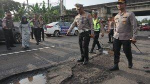 Kakorlantas-cek-jalan-pantura-Batang.jpg