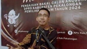 Komisioner-KPU-Kabupaten-Pekalongan-Achyar-Budi-Pranoto-indro.jpg