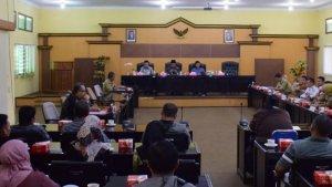 PKL-datangi-DPRD-KAbupaten-Tegal.jpg