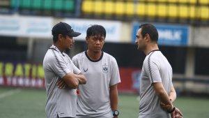 Pelatih-PSIS-Semarang-berdiskusi.jpg