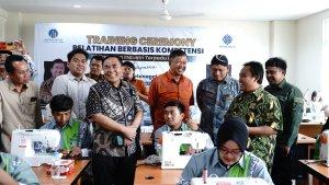 Pelatihan-menjahit-KIT-Batang.jpg