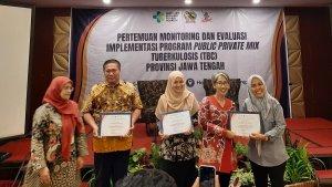 Penghargaan-Dinkes-Jateng-ke-Pemkab-Tegal.jpg