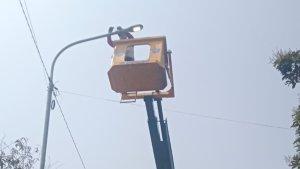 Perbaikan-lampu-penerangan-jalan.jpg