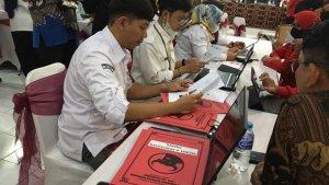 Tim-KPU-Provinsi-Jateng-melalukan-pemeriksaan-berka.jpg