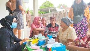 Tim-Puskesmas-Jakenan-Pati-memberi-pelayanan-keseh.jpg