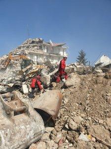 Tim-dari-MED-A-saat-melakukan-tugas-kemanusiaan-di-lokasi-gempa-Turkiye.jpg