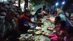 Tradisi-Gandulan-warga-Gunung-SLamet.jpg