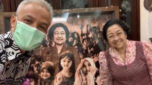 gubernur-ganjar-kiri-saat-bersama-dengan-ketua-umum-pdip-megawati-dengan-latar.jpg