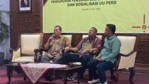 sosialisasi-UU-Pers-di-Batang.jpg