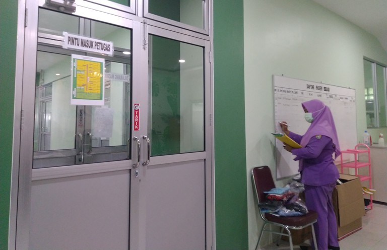 82-ruang-isolasi-pasien-Covid-19-RSUD-dr-Soewondo.jpg