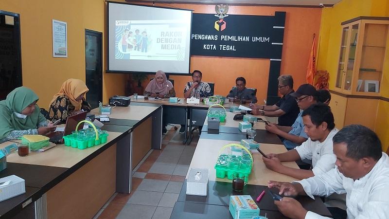 Bawaslu Kota Tegal Ajak Insan Pers Ikut Awasi Pemilu 2024