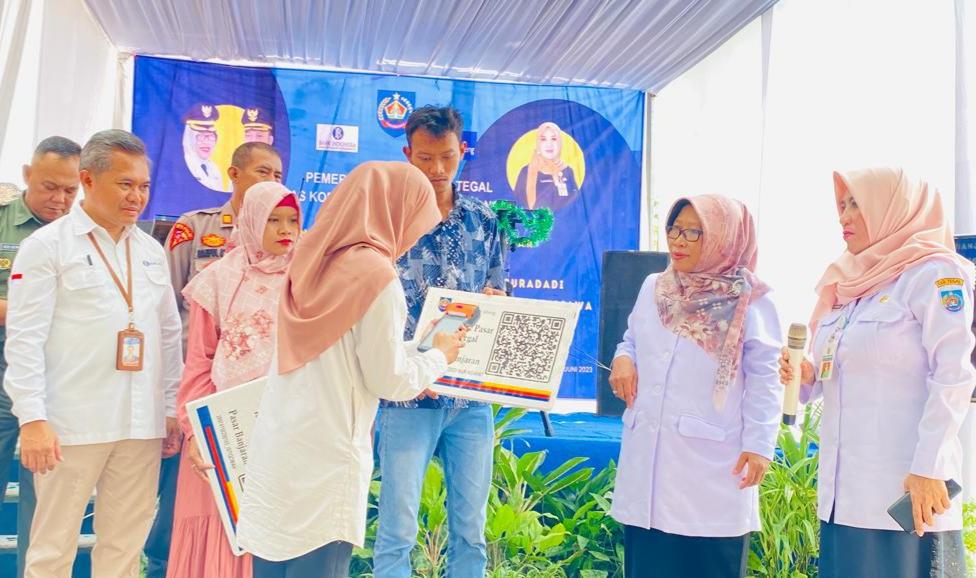 Bupati Umi Azizah Launching Penerapan E-Retribusi di Enam Pasar Kabupaten Tegal
