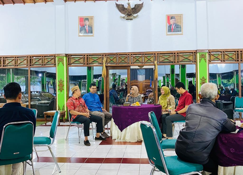 Bupati-Tegal-Umi-Azizah-saat-memberikan-sambutan-pada-acara-buka-be.jpg