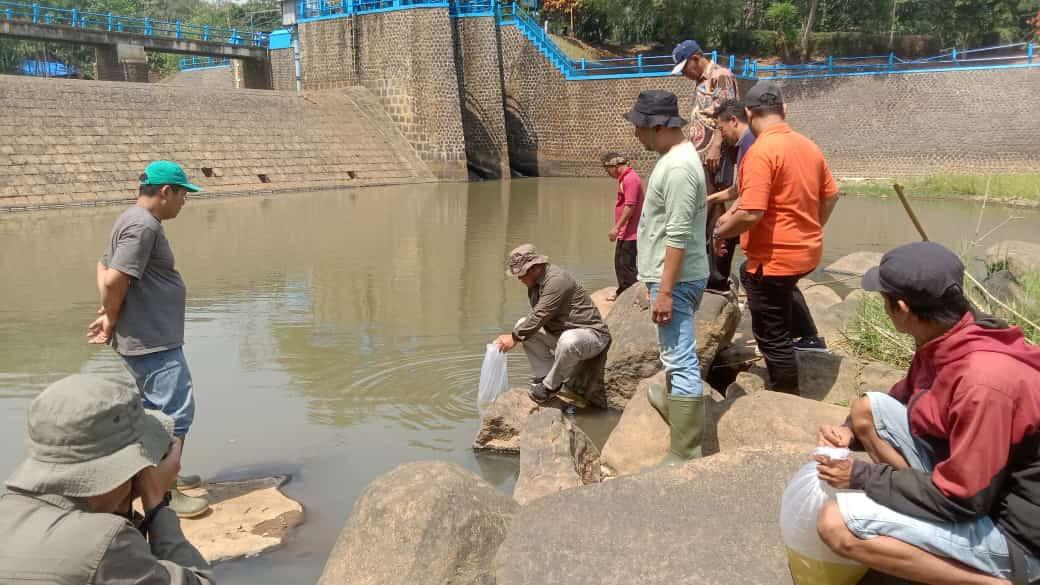 Dislutkanak-Batang-tebar-benih-ikan.jpg