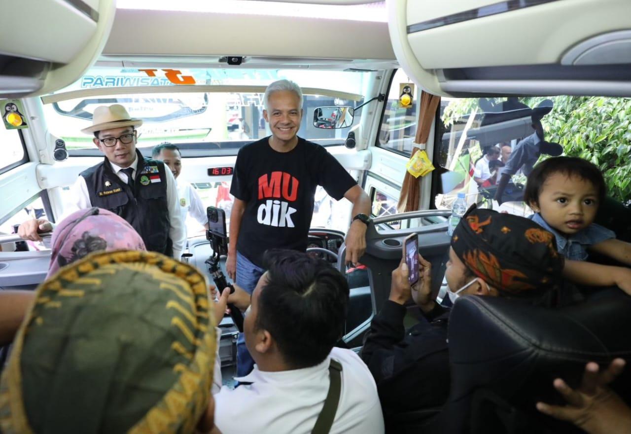 Ganjar-menyapa-para-pemudik.jpg