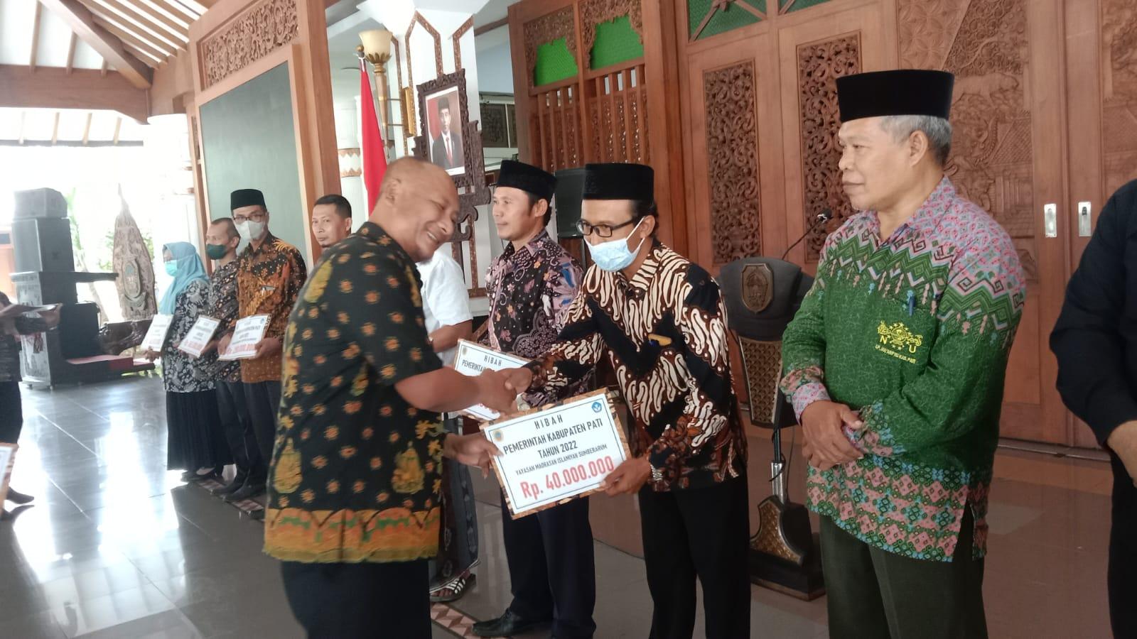 Penjabat-Pj-Bupati-Pati-Henggar-Budi-Anggoro-menye.jpg