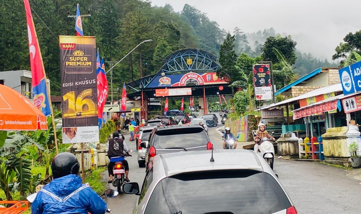 Obyek Wisata Guci Tegal Dipadati Pengunjung di Libur Lebaran