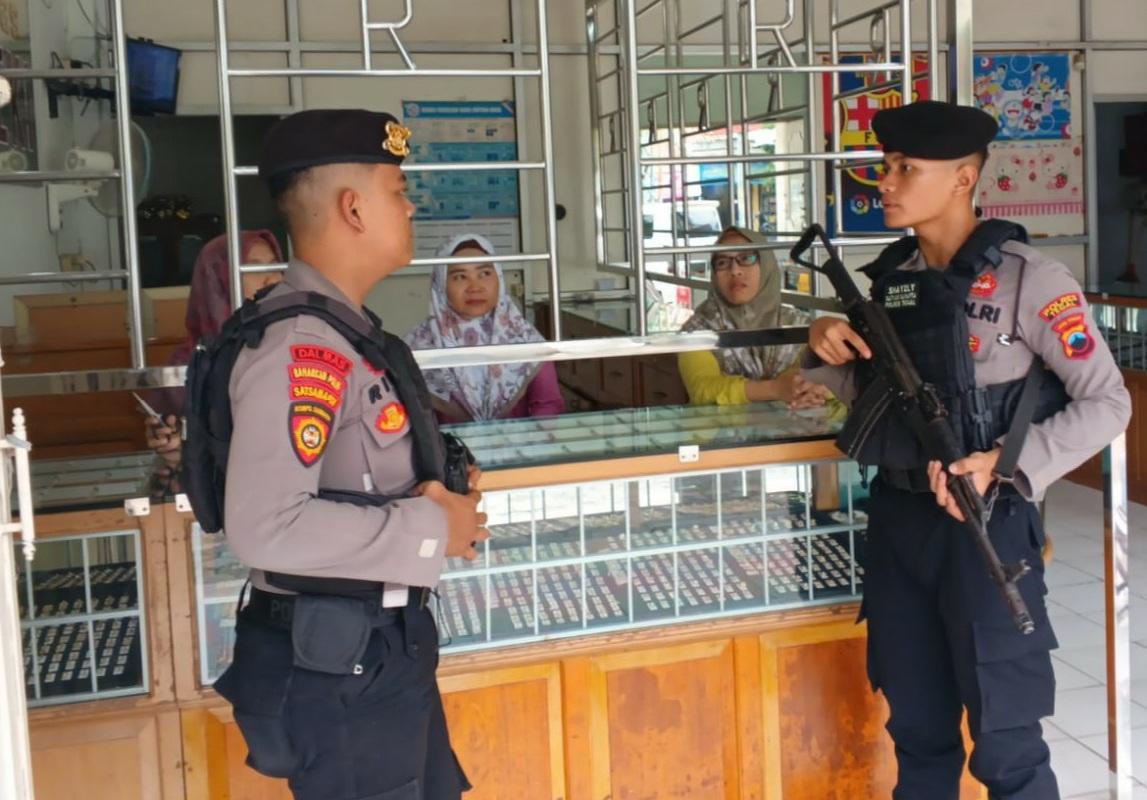 Polres-Tegal-patroli-toko-emas.jpg
