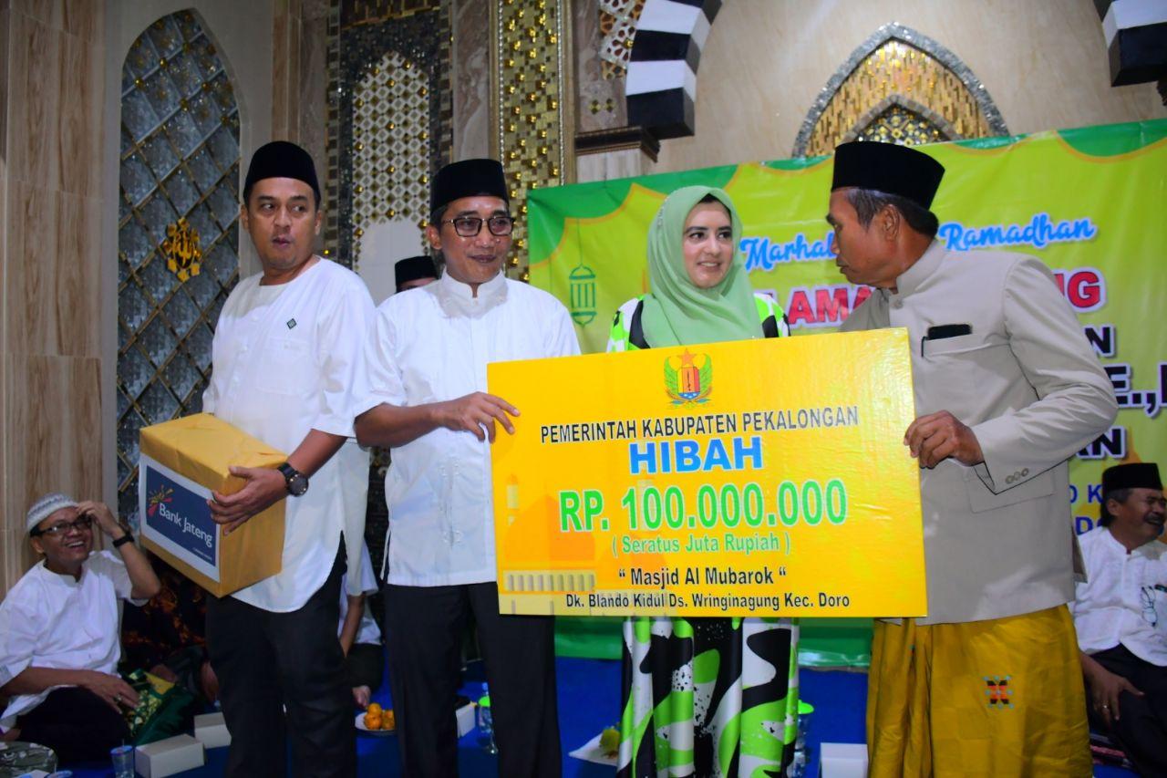 Bupati Pekalongan Fadia Ajak Warga Manfaatkan Tarawih untuk Tingkatkan Silaturahmi