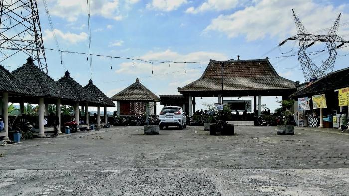 Sentra-Kuliner-Teras-Gunung-yang-berlokasi-di-Kelurahan-Candirejogfd47876.jpg