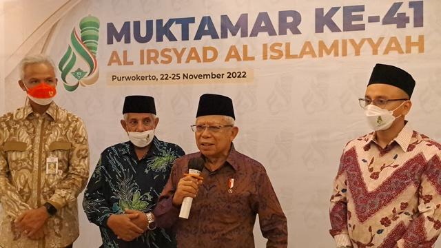 Wakil-Presiden-Republik-Indonesia-KH-Maruf-Amin-didampi.jpg