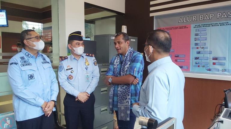 Wamenkumham-kunjungi-Imigrasi-Pemalang.jpg