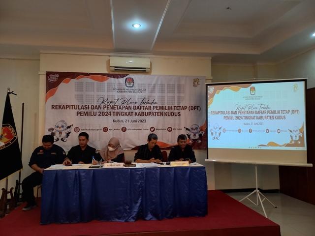 apat-pleno-terbuka-penetapan-daftar-pemilih-tetap-DPT-oleh-KPU-Ku.jpg