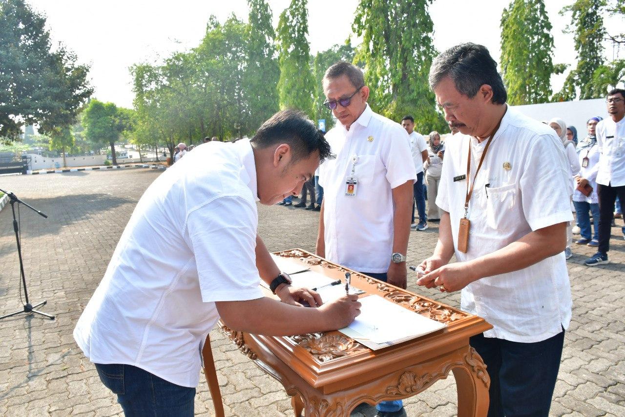 ASN Pemkab Pekalongan Tandatangani Pakta Integritas Netralitas Pemilu 2024, Begini Kata Sekda Akbar