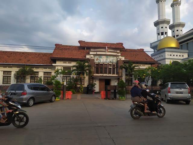 pengguna-jalan-melintas-di-depan-museum-ba.jpg
