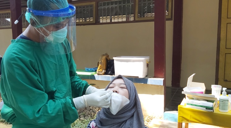TNI Gelar Grebek Vaksin di Pekalongan, Ribuan Pelajar 4 Sekolah Setingkat SMA Divaksin Covid-19