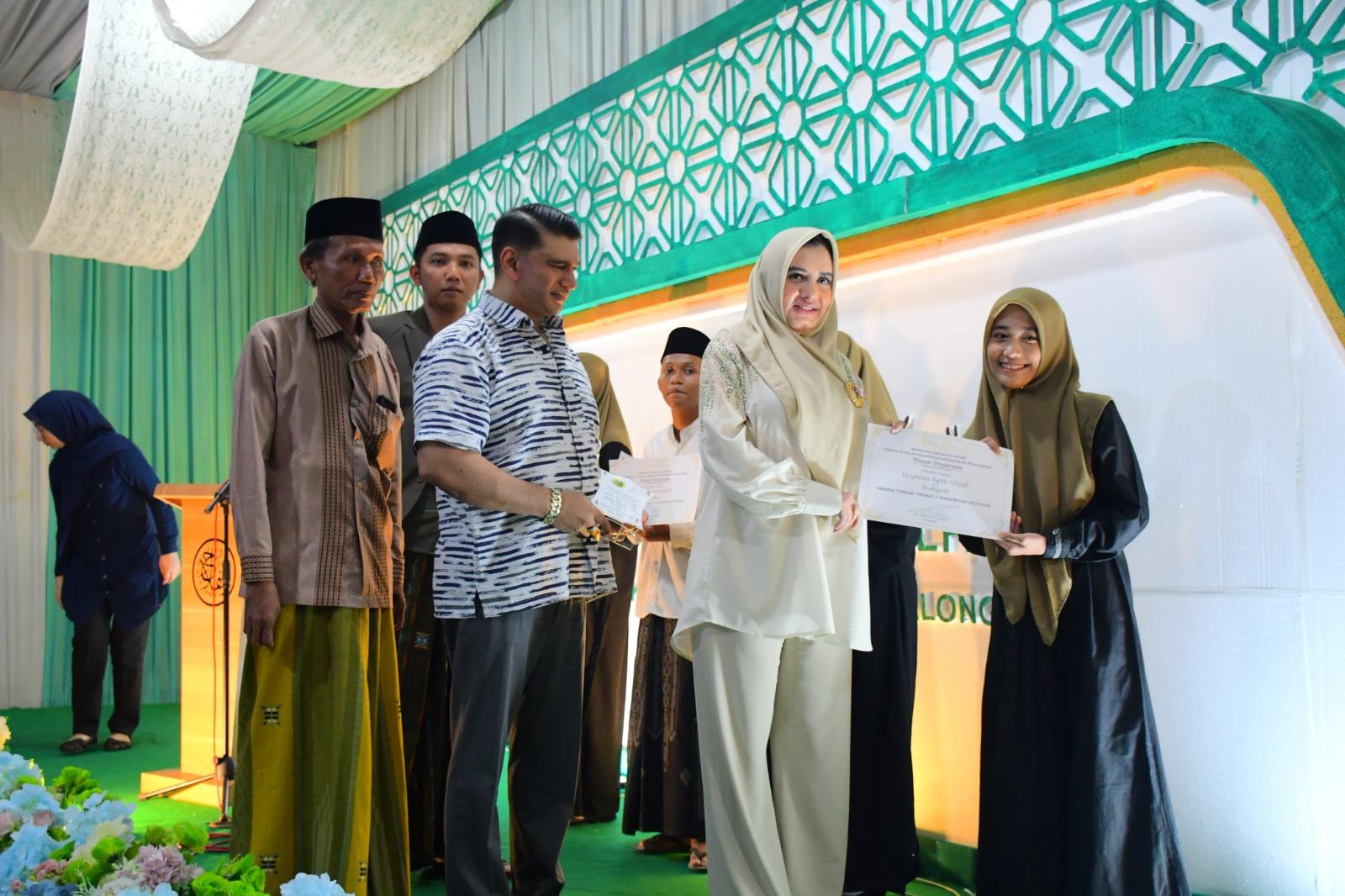 wisuda-santri-Ponpes-Al-Falah.jpg