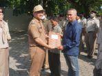 Aaf-menyerahkan-sertifikat-PTSL.jpg
