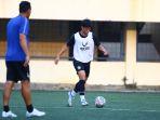 Alfeandra-Dewangga-saat-latihan-bersama-PSIS-Semarang.jpg