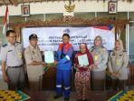 BPN-Batang-serahkan-sertifikat-tanah.jpg